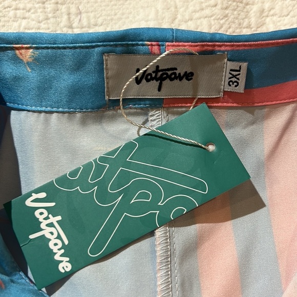 Flamingo Button Down. NWT 3XL, May run small - Picture 5 of 8